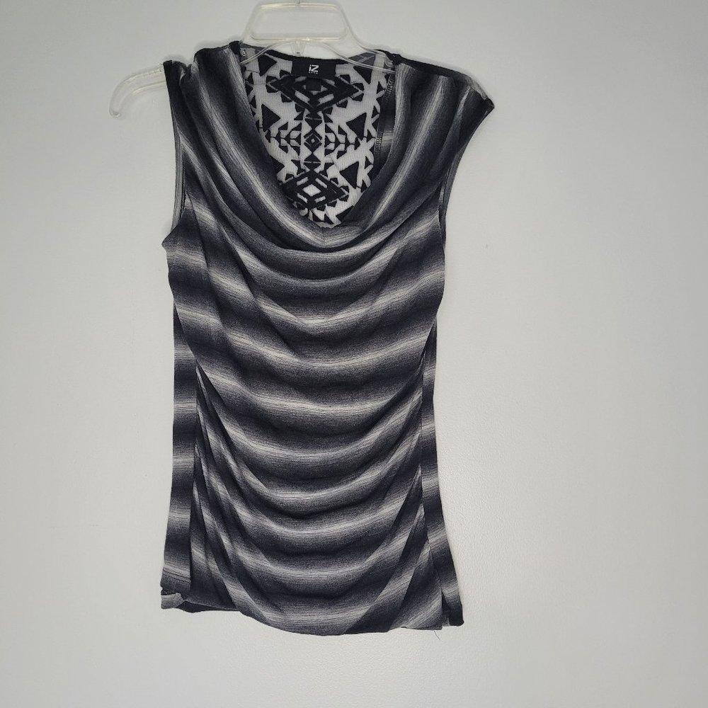 iZByer, L, gray top